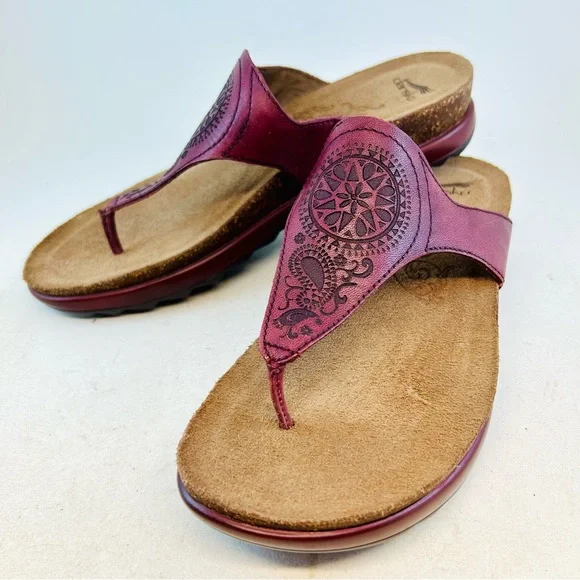 Dansko Burgundy Wine Priya Thong Low Wedge Sandals size 37 6.5 7 - Picture 1 of 11